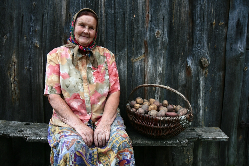 380 - KARTOFFELFRAU - MAI BERND - germany.jpg